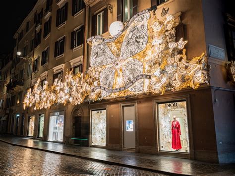 dior piazza di spagna albero|Piazza di Spagna, si accende il Natale firmato Dior.